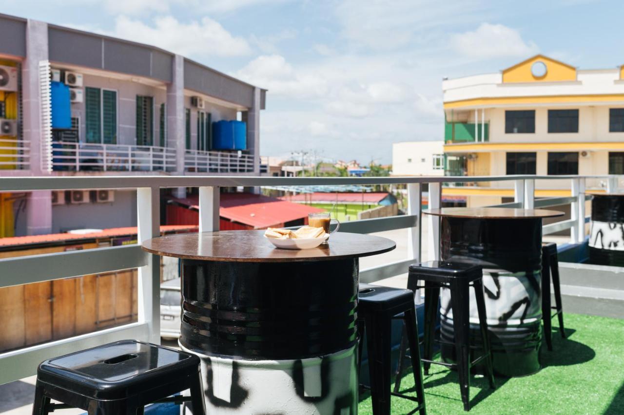 A° Hotel เซมปอร์นา ภายนอก รูปภาพ