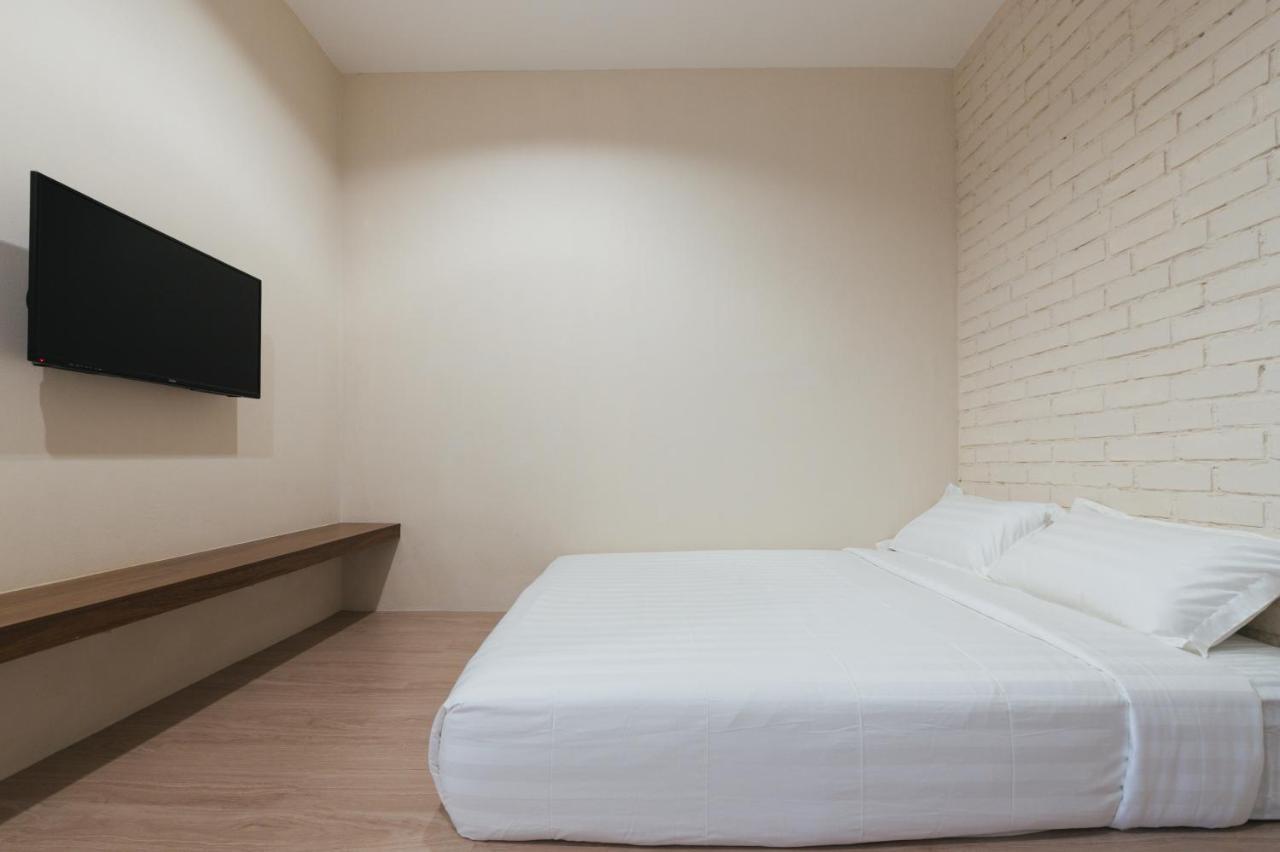A° Hotel เซมปอร์นา ภายนอก รูปภาพ